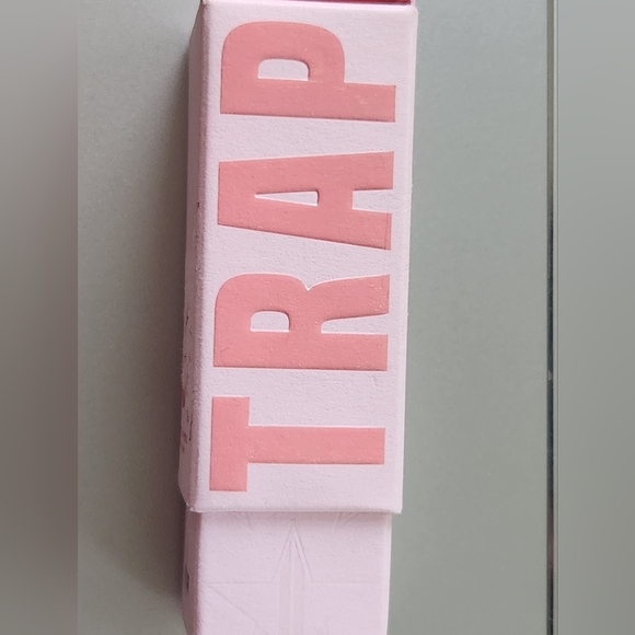 Jeffree Star Velvet Trap Easter Sunday NIB - Picture 4 of 7
